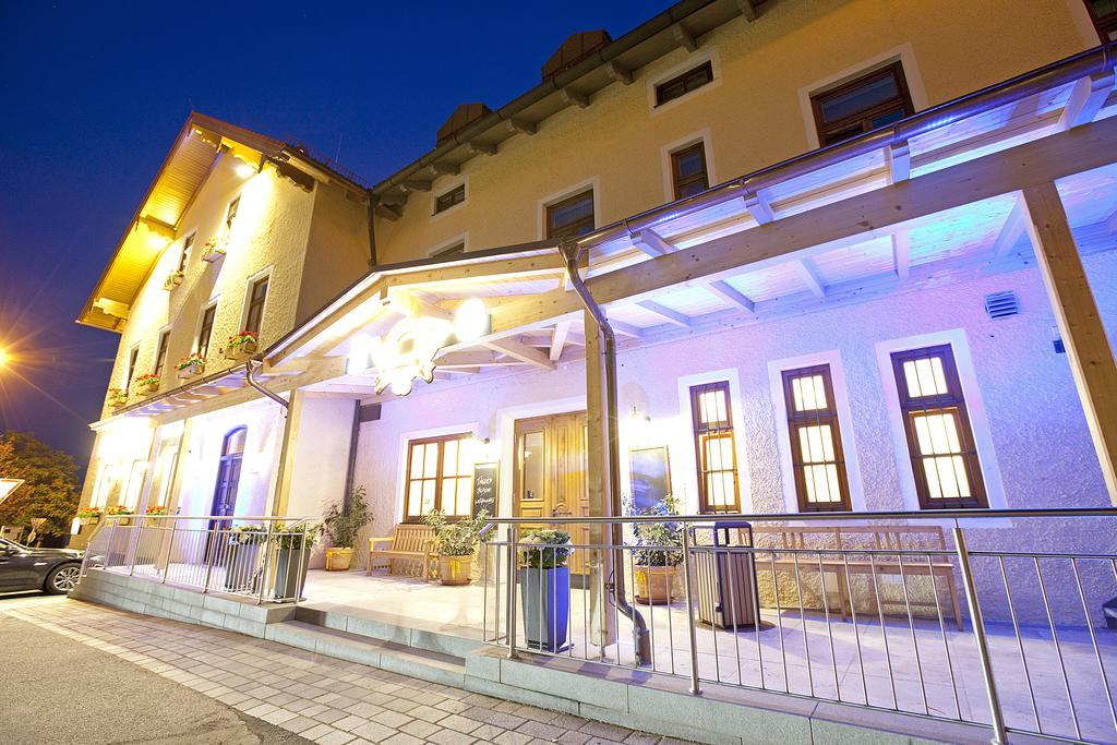 Die Post Landgasthof Aufkirchen แบร์ก อัม ชตาร์นแบร์เกอร์เซ ภายนอก รูปภาพ